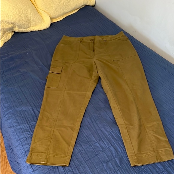 Ruby Rd Green Ankle Cropped Pants - Picture 1 of 6
